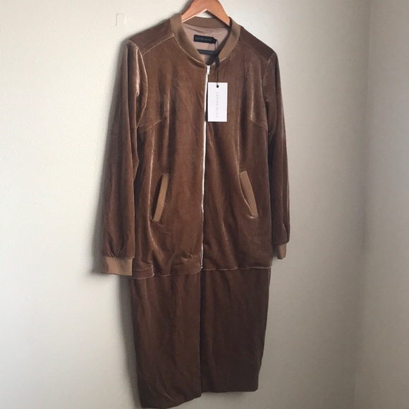 Flash Sale ⚡Lavish Alice Velvet Full Bomber Jckt - Picture 3 of 6